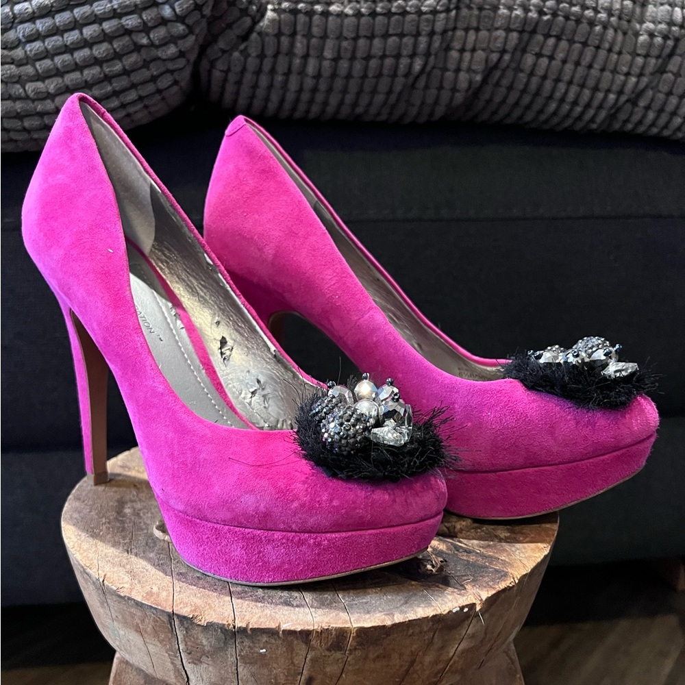 BCBGeneration ladies pink suede prom platform pumps heels shoes 6.5
